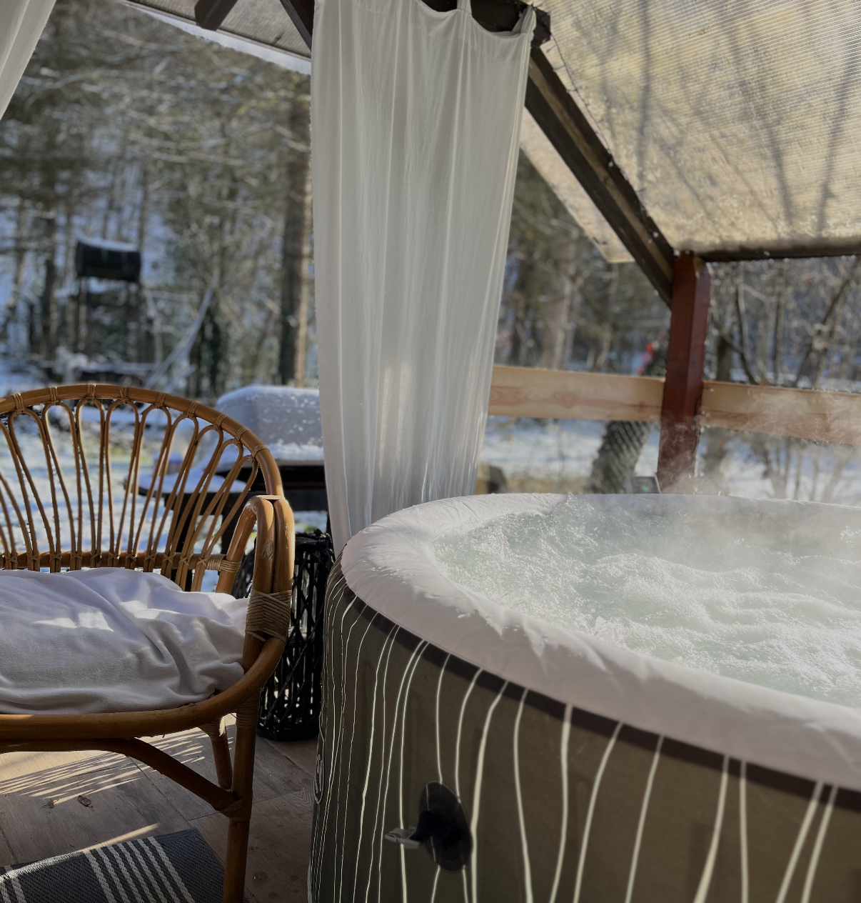 Modern kényelem a vadon szélén